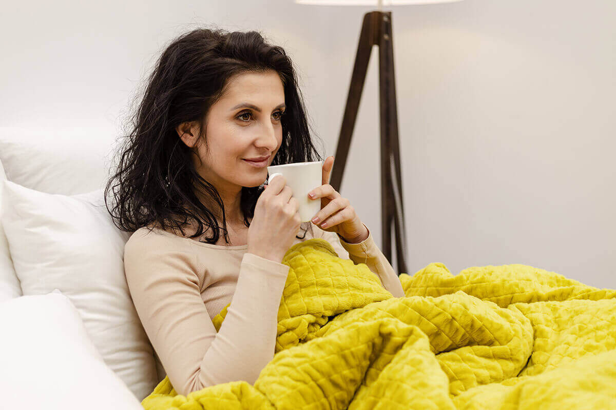 Mit einer Therapiedecke kleine Auszeiten vom Alltag nehmen und mentale Gesundheit fördern