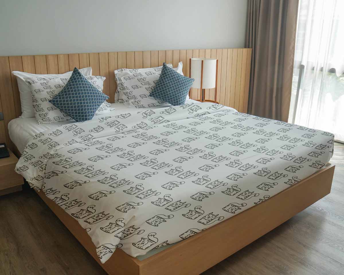 Original Therapiedecke - Baumwoll Bettwäsche Set Weiß mit Kater