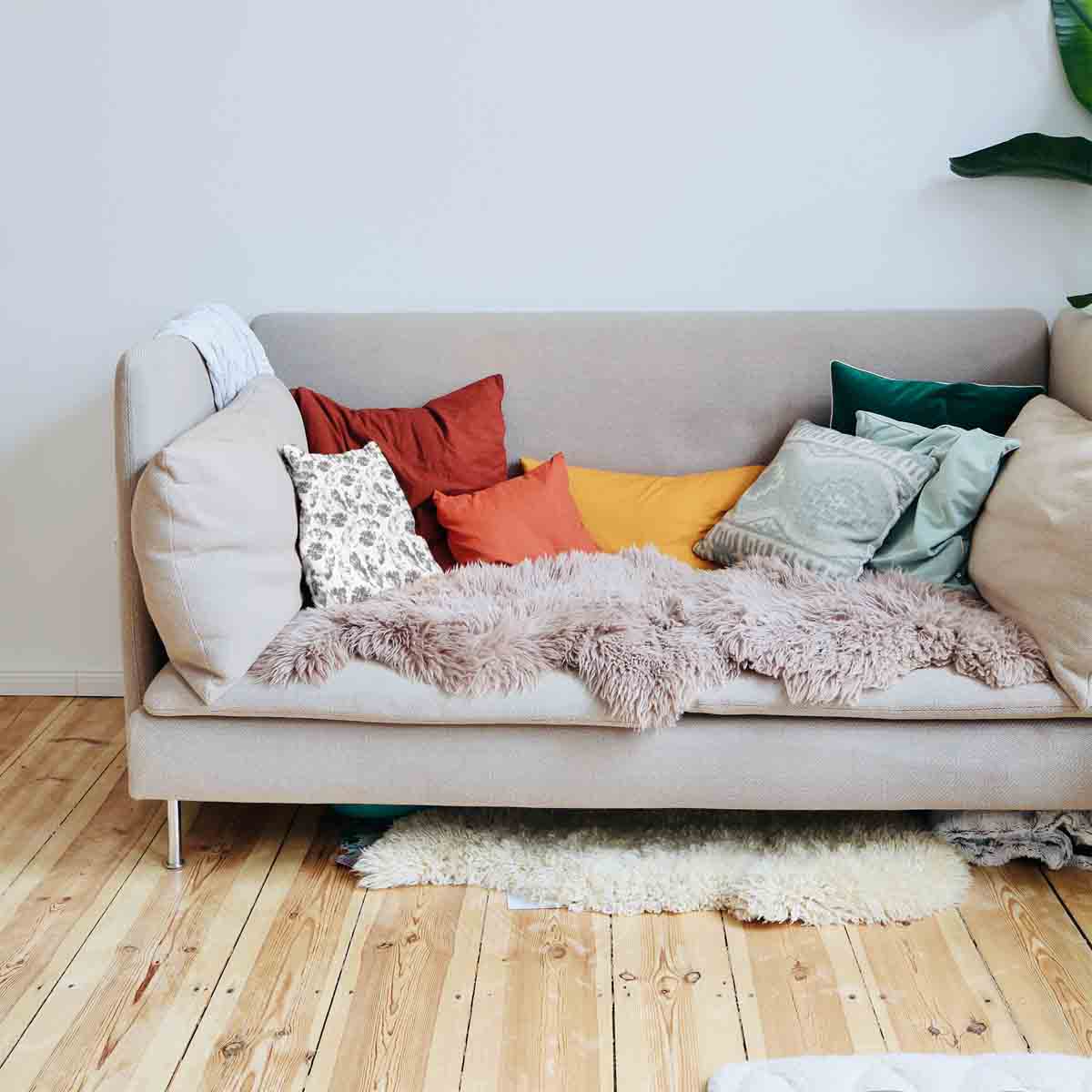 Gesundheitskissen Weiß mit grauen Blättern