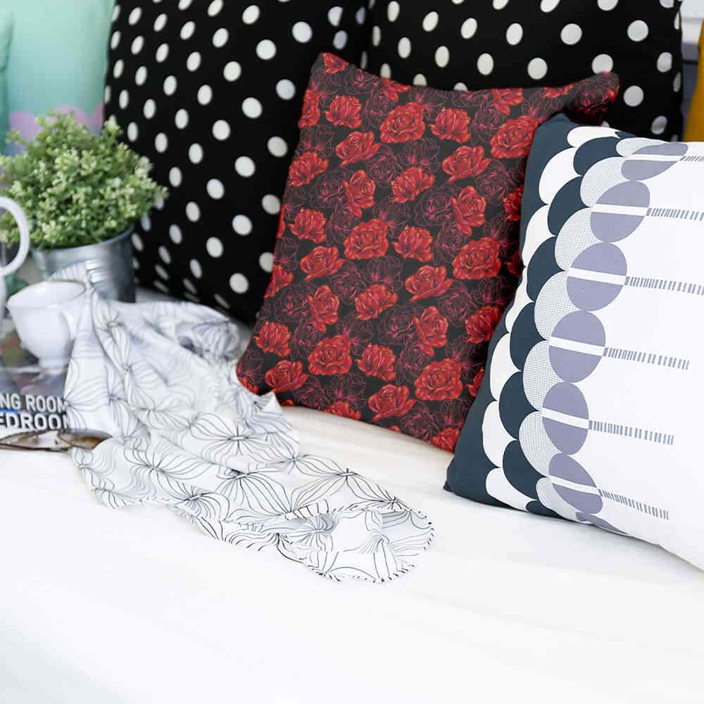 Gesundheitskissen Schwarz mit roten Rosen