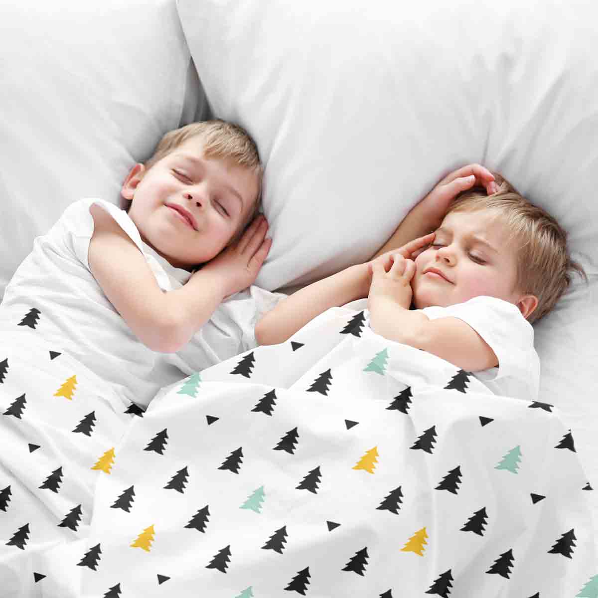 Original Therapiedecke - Baumwollbezug Weiß mit kleinen Tannenbäumen