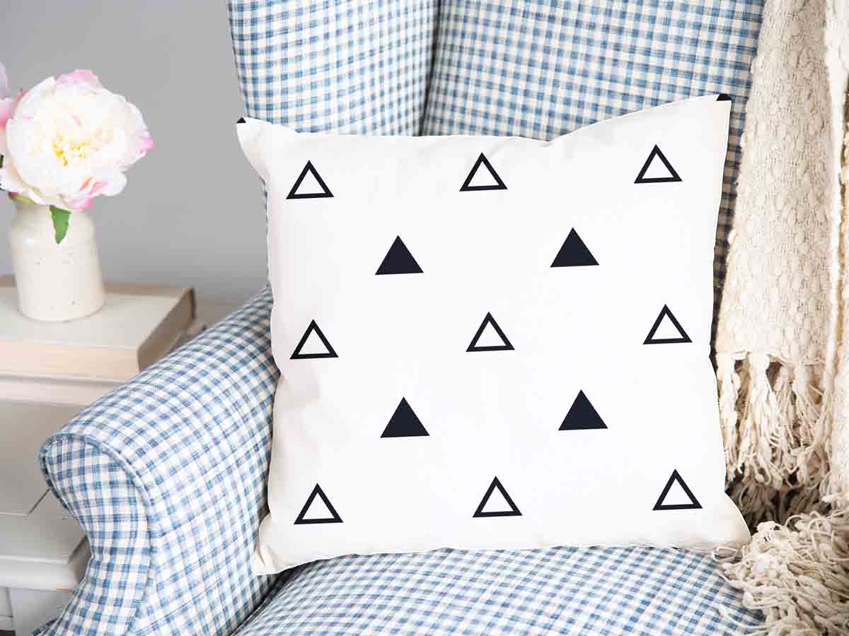 Gesundheitskissen Weiß mit schwarzen Dreiecken