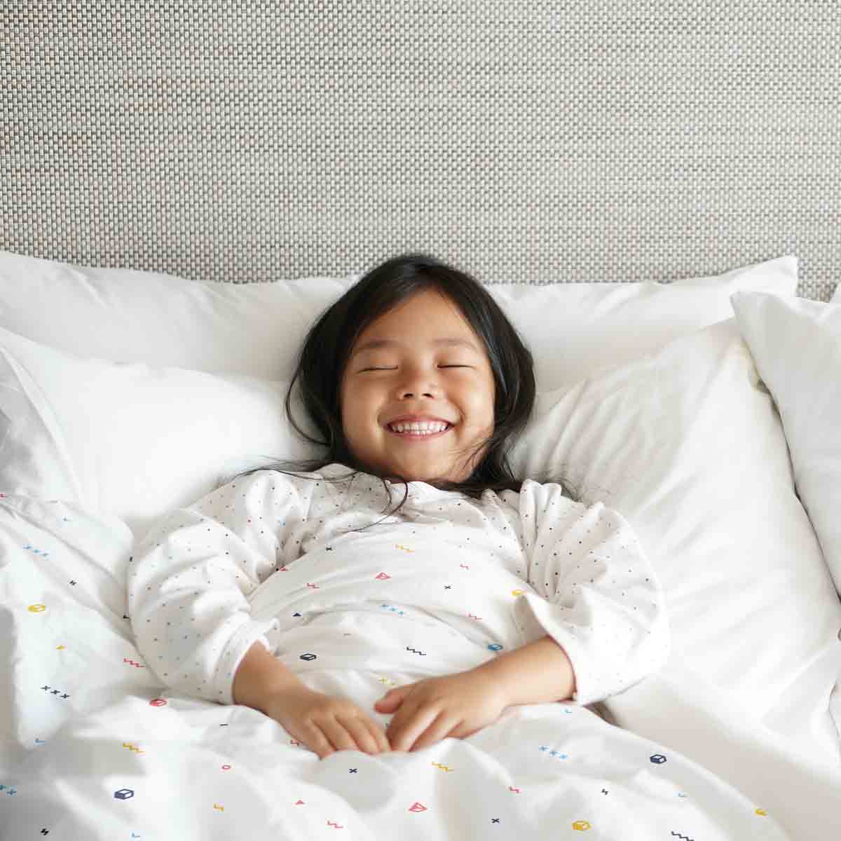 Original Therapiedecke - Baumwollbezug Weiß mit bunten Formen