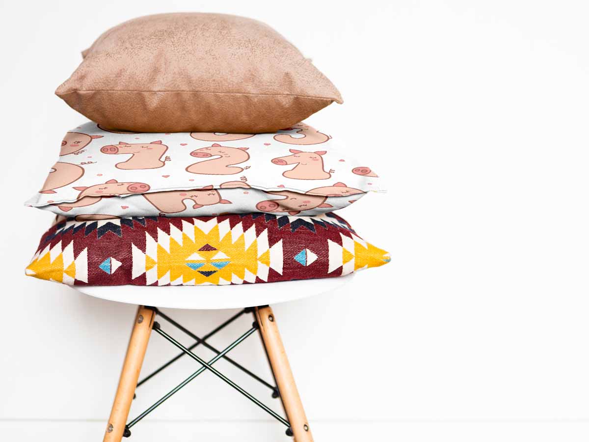 Gesundheitskissen Weiß mit Zahlen und Schweinen