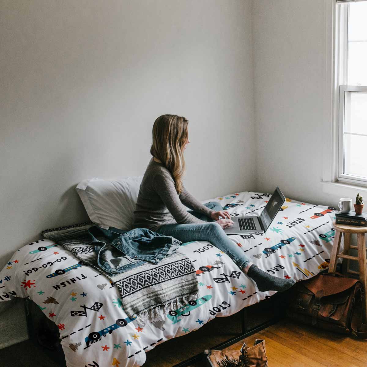 Original Therapiedecke - Baumwoll Bettwäsche Set Weiß mit Rennautos