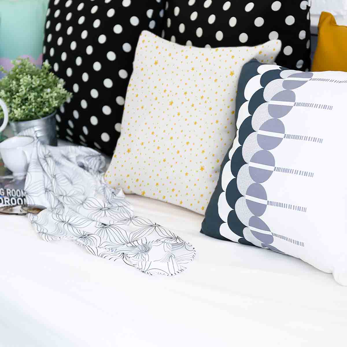 Gesundheitskissen Weiß mit gelben Sternen