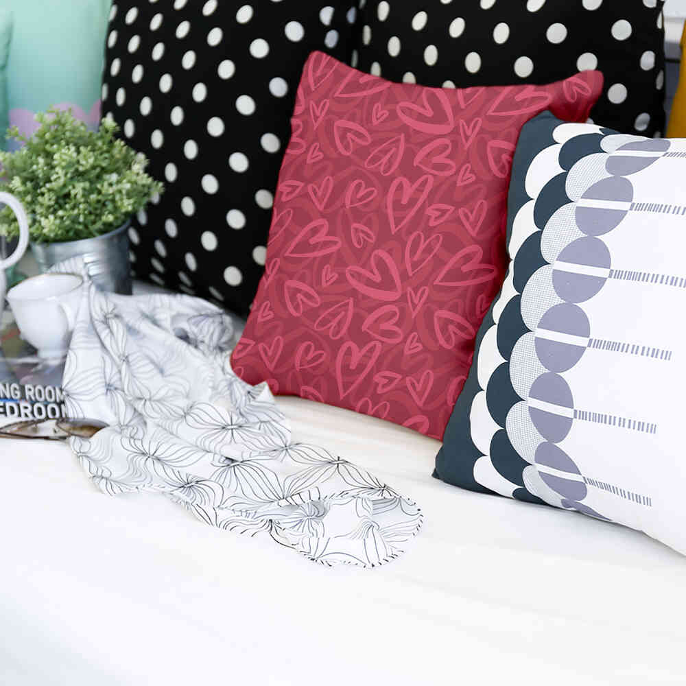 Gesundheitskissen Rot mit pinkem Herzmotiv