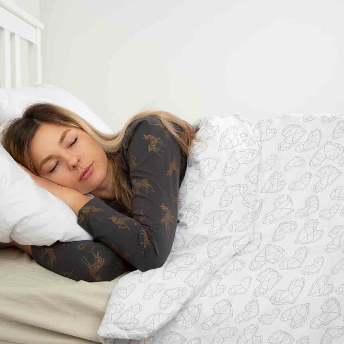 Original Therapiedecke - Baumwoll Bettwäsche Set Weiß mit geometrischen Herzen