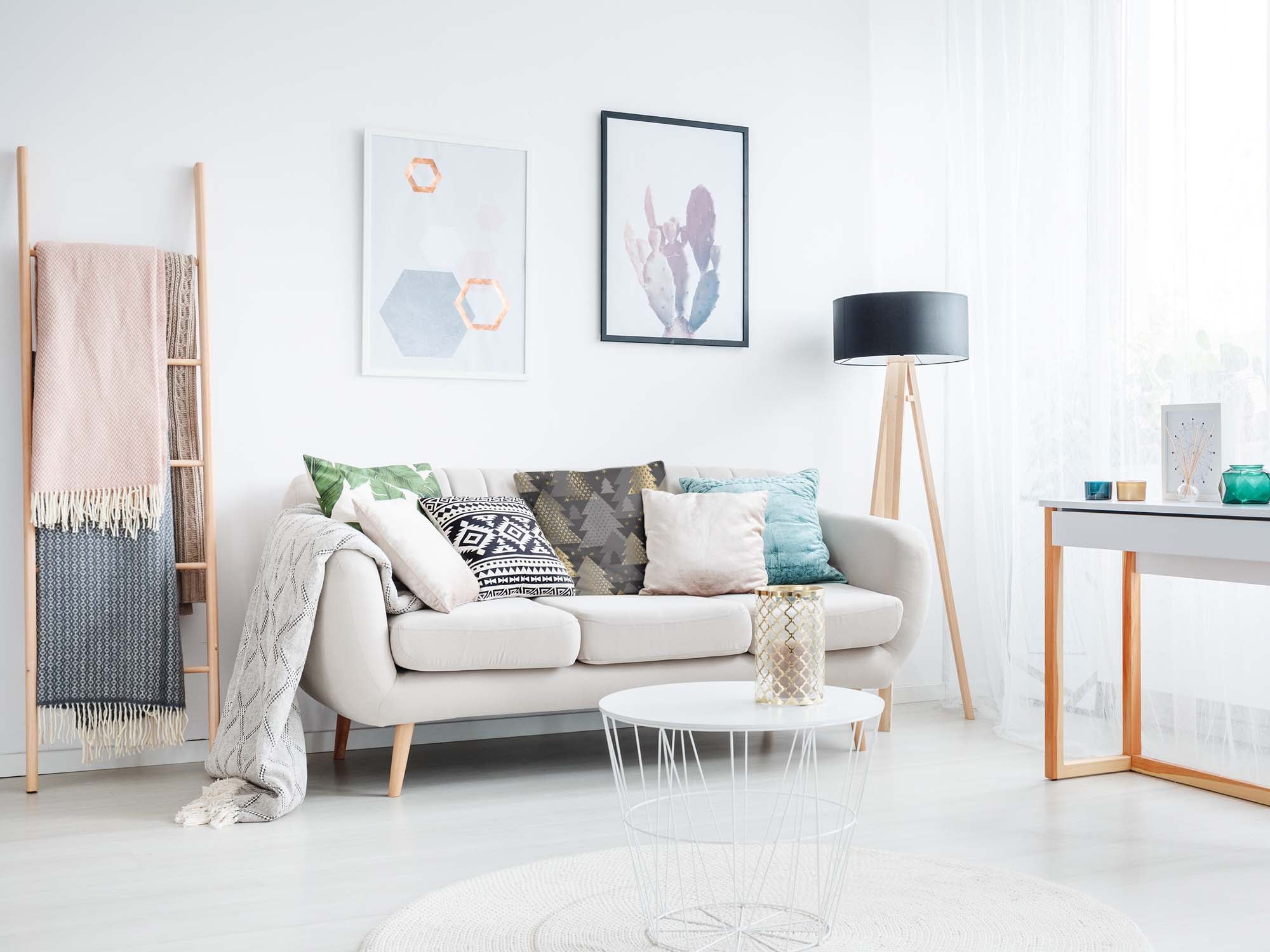 Gesundheitskissen mit goldenen Tannenbäumen