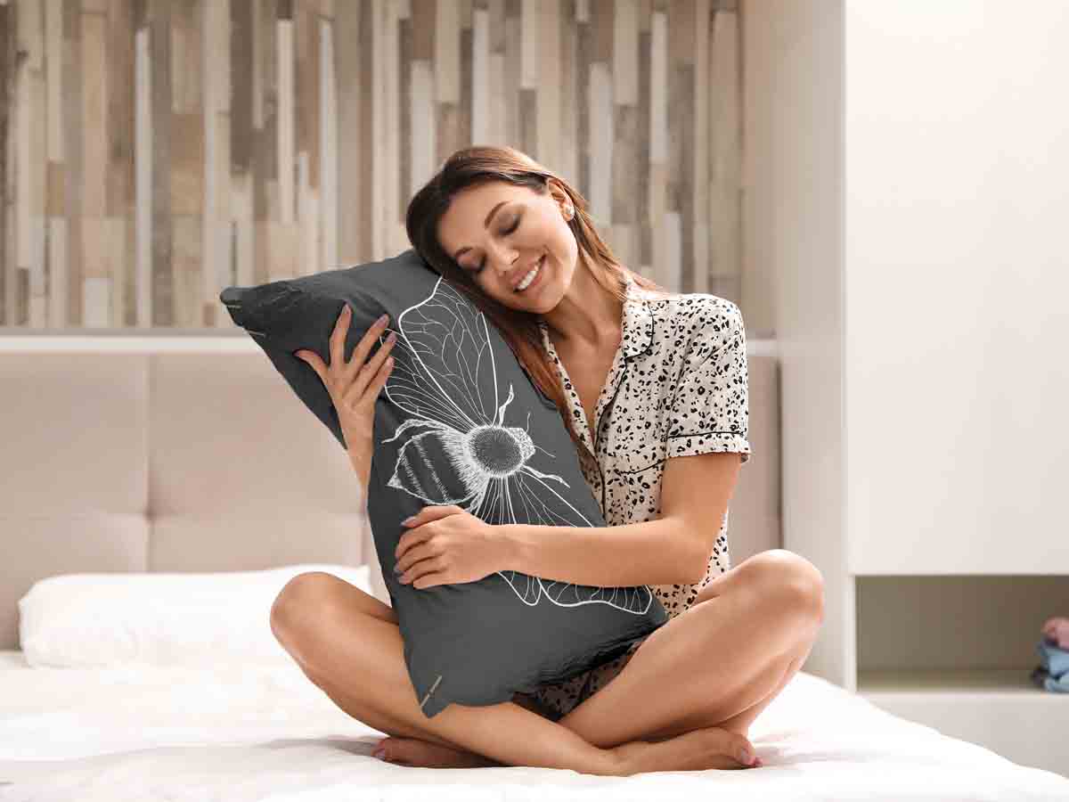 Gesundheitskissen Schwarz mit Motte