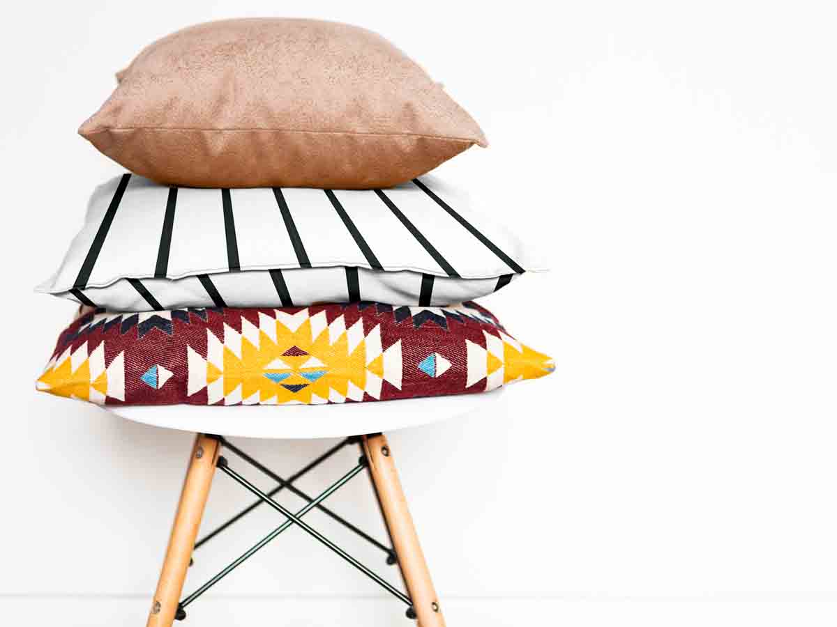 Gesundheitskissen Weiß mit schwarzen Streifen