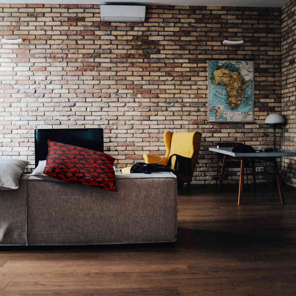 Gesundheitskissen Schwarz mit roten Rosen