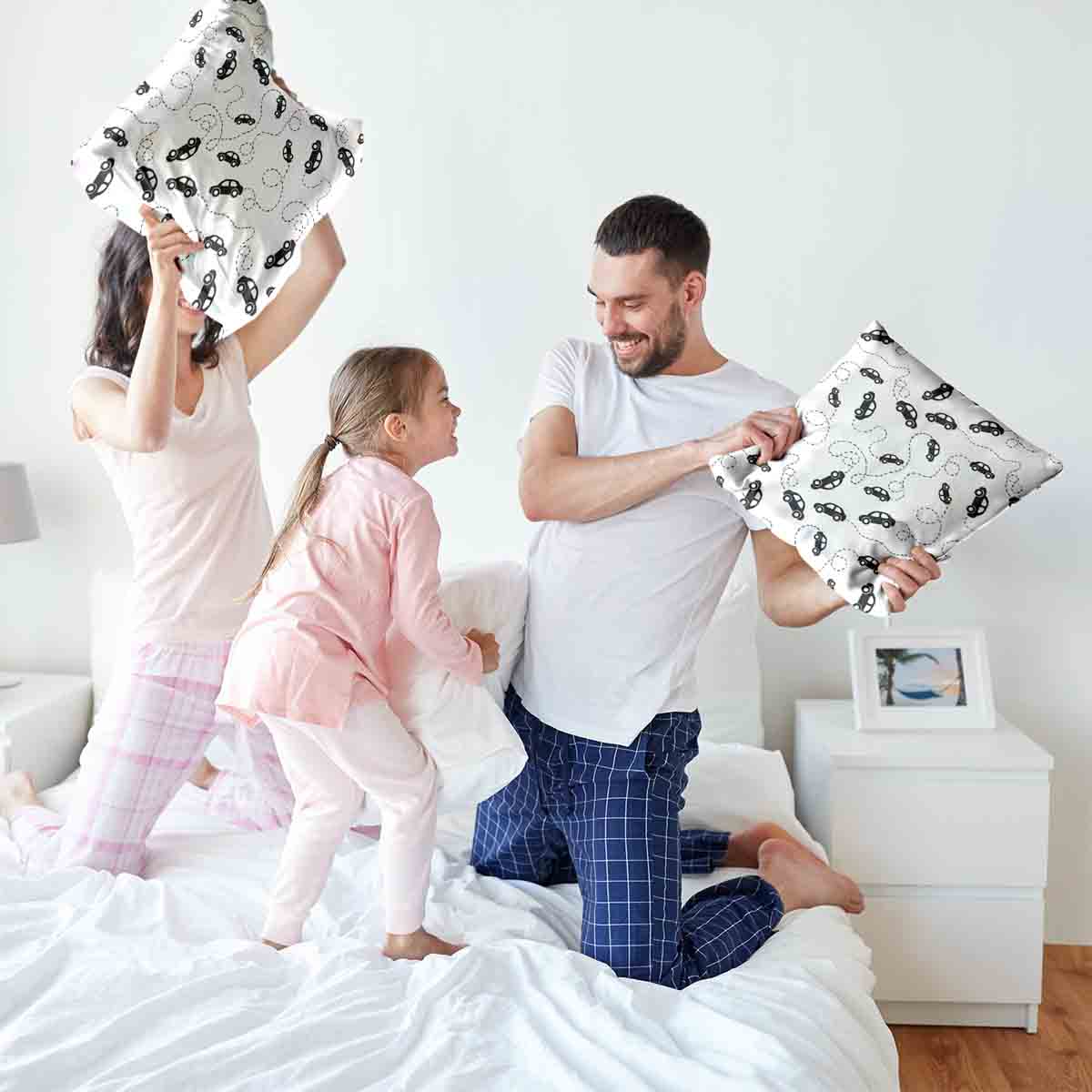 Gesundheitskissen mit schwarzen Autos